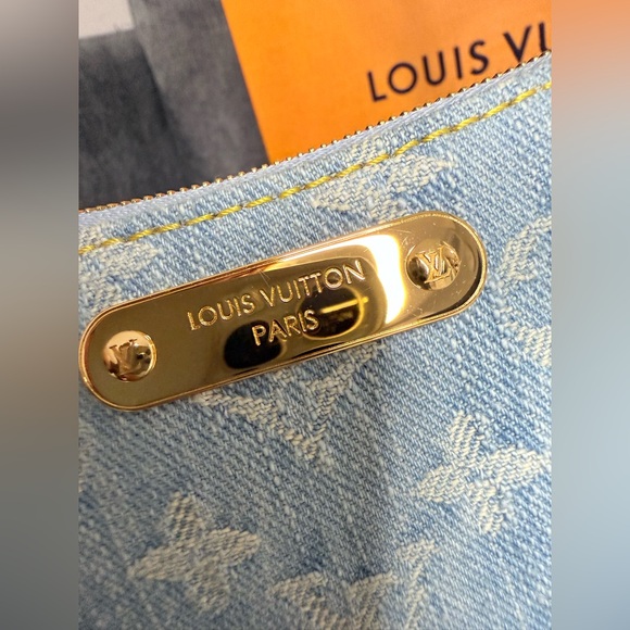 Louis Vuitton pochette LIV monogram DENIM bag - Picture 5 of 11